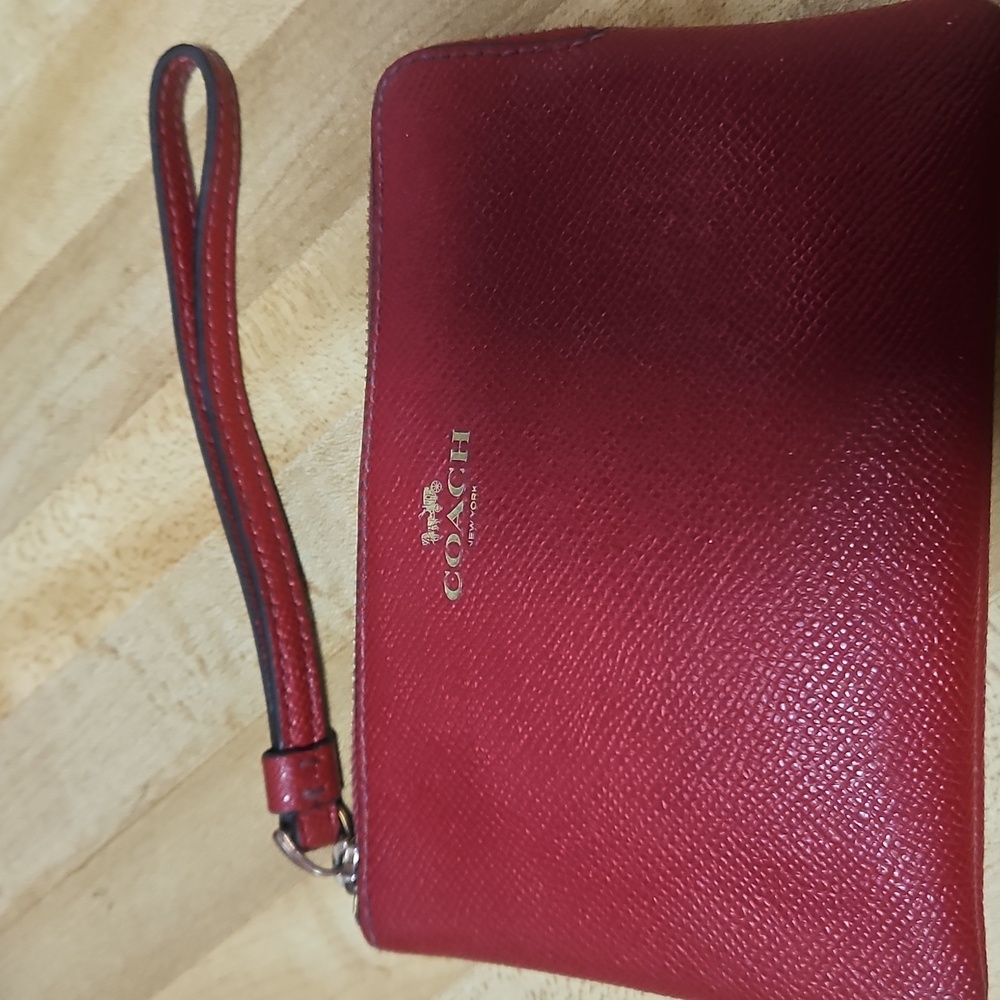 Pre-owned Red Couch Wristlet